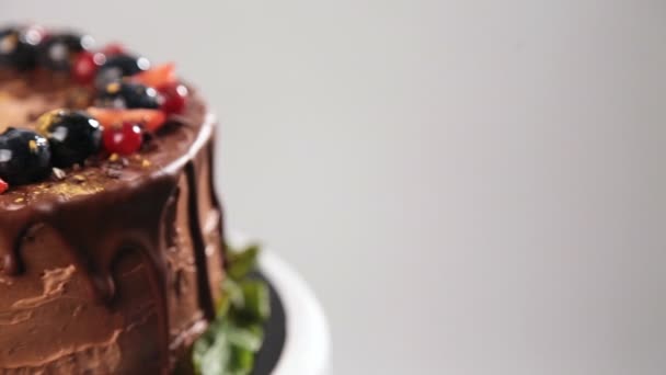 Chocolate cake with summer berries - Footage, Video