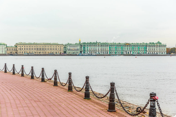 Зимний дворец в Санкт-Петербурге
 - Фото, изображение