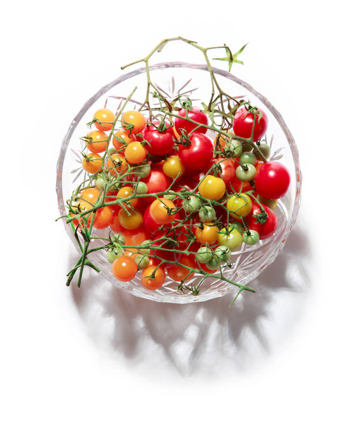 tomates rouges et jaunes fraîches - Photo, image