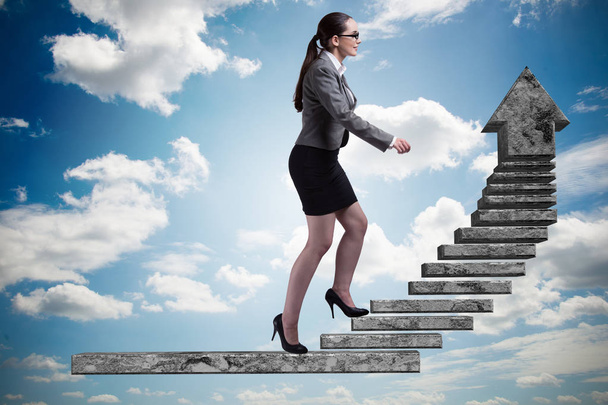 İşkadını kariyer tırmanma merdiveni kavramı - Fotoğraf, Görsel