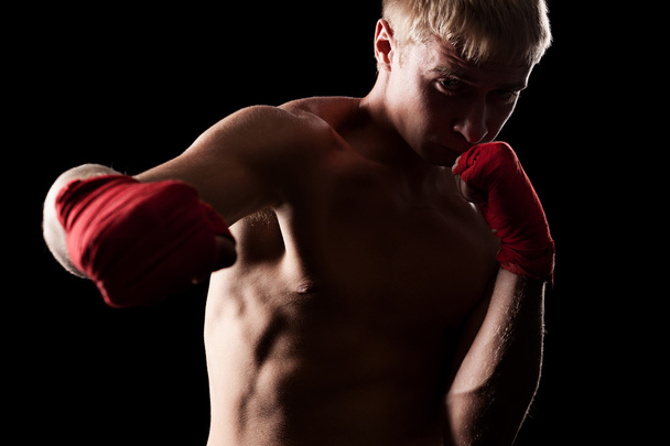 boxeur professionnel sur fond sombre
 - Photo, image