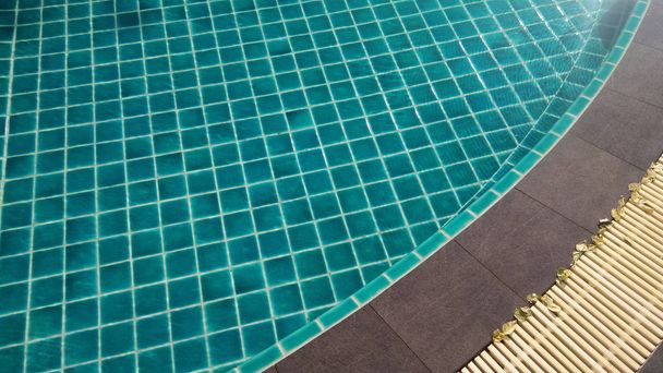 schönes grünes Schwimmbad - Foto, Bild