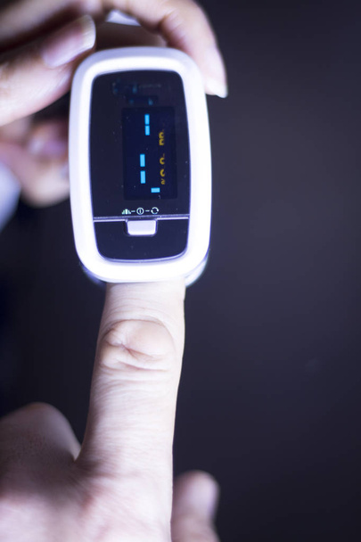 Cardiac finger pulse meter - Photo, Image