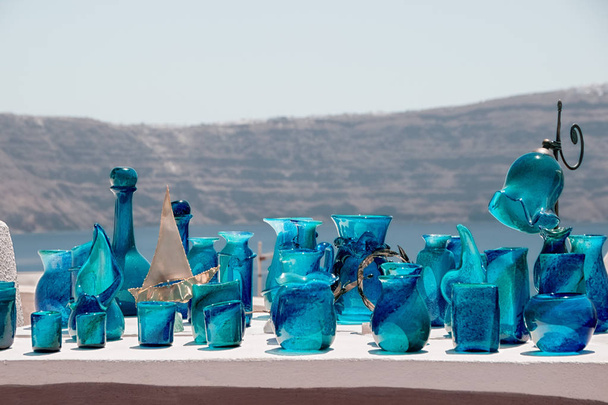 Handgefertigte dekorative blaue Gläser  - Foto, Bild