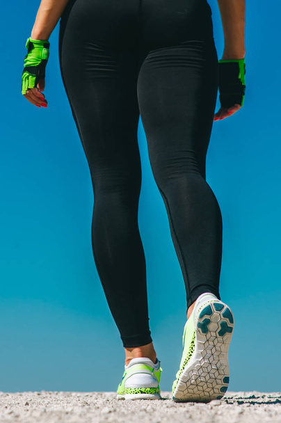 woman warm up before jogging - Zdjęcie, obraz