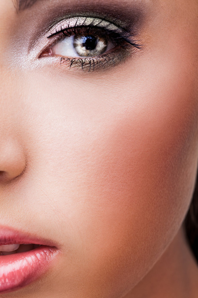 Woman eye with beautiful makeup - Zdjęcie, obraz