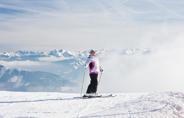 Estación de esquí Zell am See, Alpes austríacos en invierno
 - Foto, Imagen