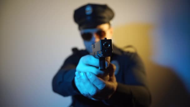 Polis ABD bir silah düzenliyor - Video, Çekim