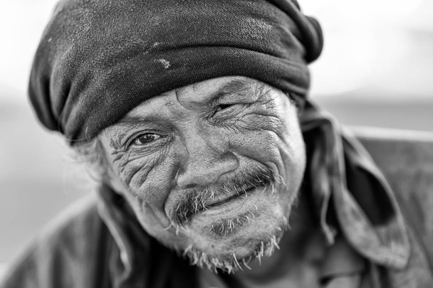 Thai homeless man - Valokuva, kuva