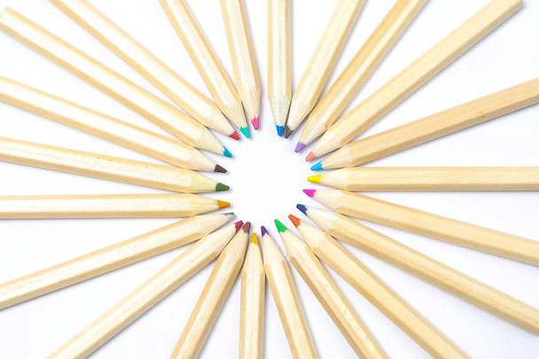 Lápis de cor de madeira colorido
 - Foto, Imagem
