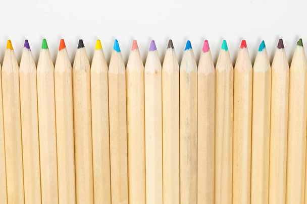 Барвистий дерев'яний кольоровий олівець
 - Фото, зображення