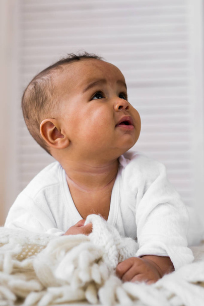Suloinen pieni afrikkalainen amerikkalainen vauva poika näköinen - Mustat ihmiset
 - Valokuva, kuva
