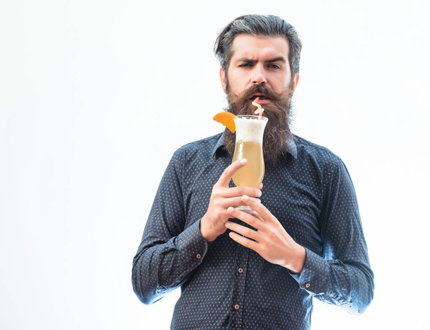 bearded man with nonalcoholic cocktail - Fotó, kép