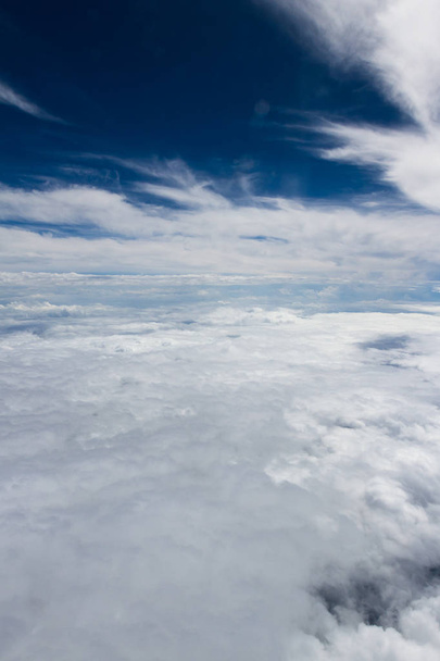 pilvipeite lentokoneesta
 - Valokuva, kuva