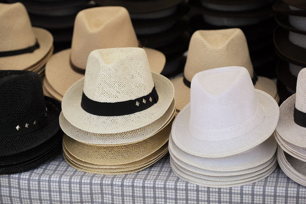 varios sombreros
 - Foto, imagen