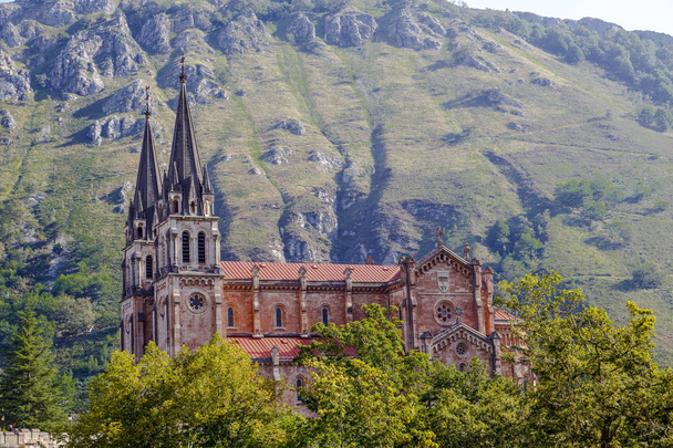 Basilica of Santa Maria la Real of Covadonga - Valokuva, kuva