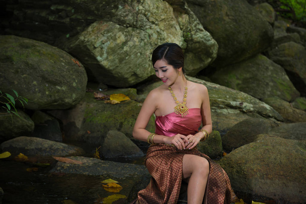Tajski sukienka moda - Zdjęcie, obraz