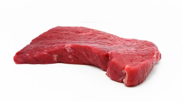 Ζουμερό και φρέσκο νωπό βοδινό κρέας  - Πλάνα, βίντεο