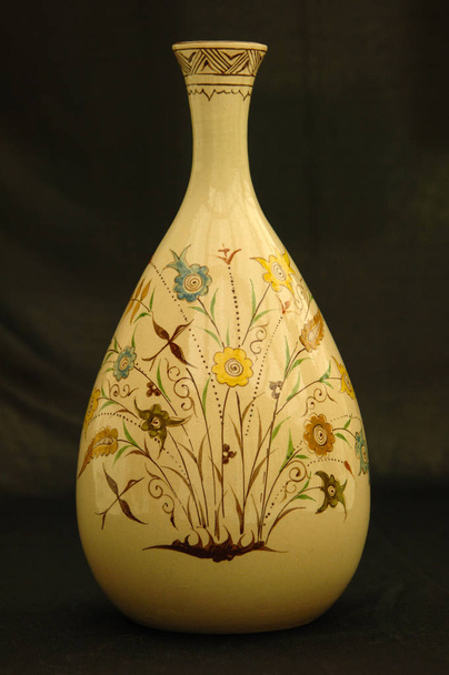 東洋アンティーク陶製の花瓶 - 写真・画像