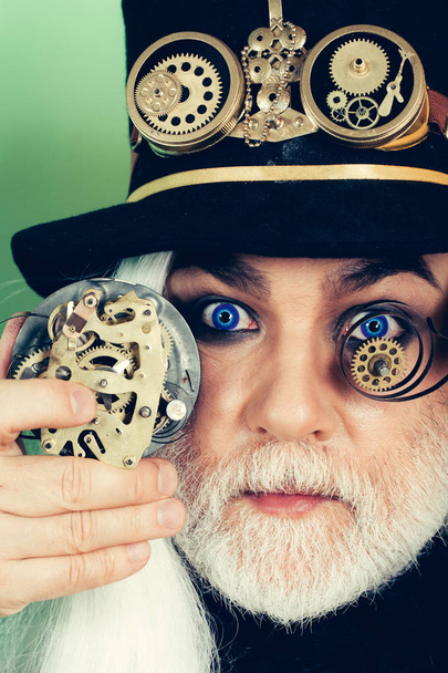 Senior bearded man or watchmaker - Fotografie, Obrázek