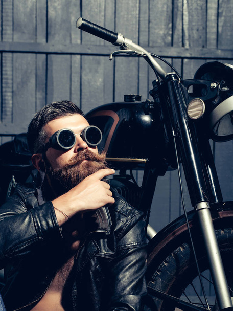 Bearded man hipster biker - Foto, imagen