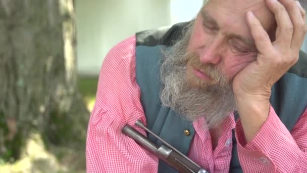 Soldado de la Guerra Civil duerme con arma
 - Metraje, vídeo