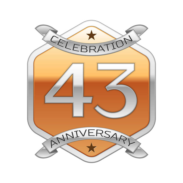 Сорок три года празднования серебряного логотипа с серебряной лентой и золотым шестиугольным орнаментом на белом фоне
. - Вектор,изображение