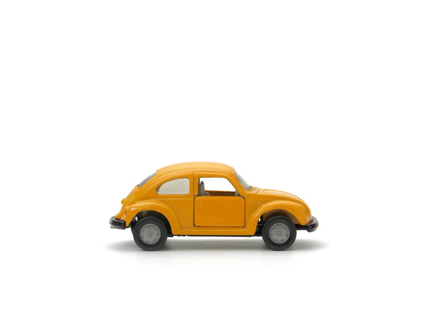 κίτρινο μοντέλο αυτοκινήτου - Φωτογραφία, εικόνα