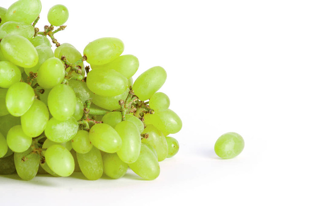 Uva verde fresca madura
 - Foto, imagen