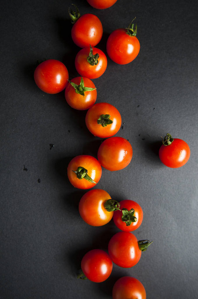 心に良い赤のチェリー トマト  - 写真・画像