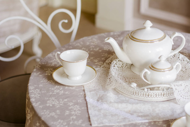 Tassen und Teekanne - Foto, Bild