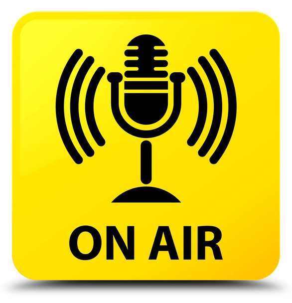 on air (mic icon) gelber quadratischer Knopf - Foto, Bild