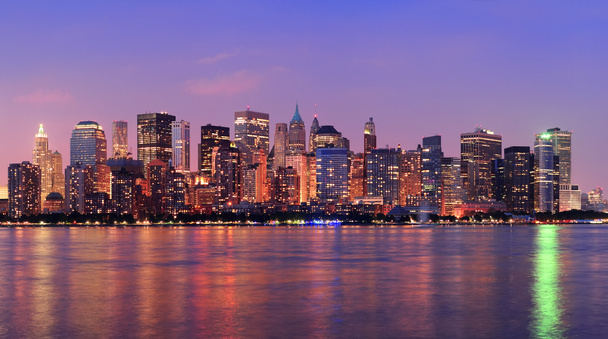 Nova Iorque Panorama do anoitecer de Manhattan
 - Foto, Imagem