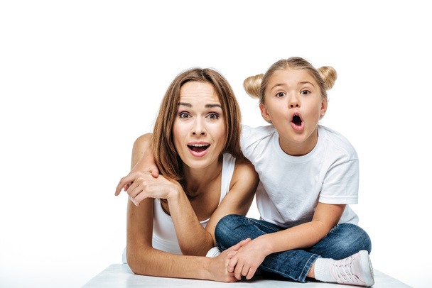 Shocked mother and daughter - Photo, Image