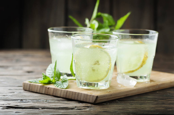 Cocktails with soda and lemon - Фото, изображение
