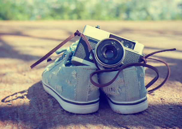 Ізолят Vintage камери з кросівки - Фото, зображення