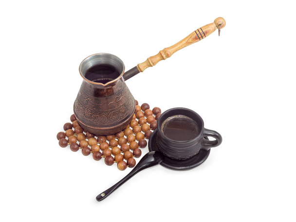 Τούρκικος καφές καφές κατσαρόλα χαλκού και μαύρο κεραμικό Κύπελλο - Φωτογραφία, εικόνα