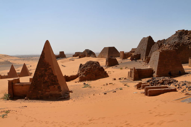 Pyramidy v Meroe v Súdánu Sahara - Fotografie, Obrázek