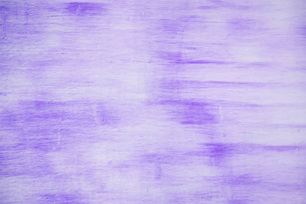 Vecchia parete di vernice incrinata danneggiata, sfondo Grunge, colore viola
 - Foto, immagini