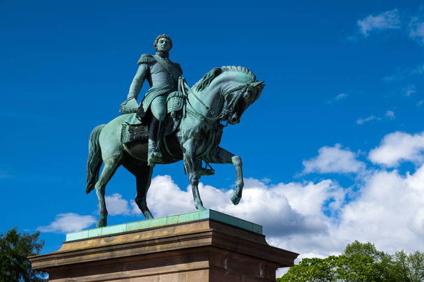 Statue du roi norvégien Carl Johan XIV
  - Photo, image