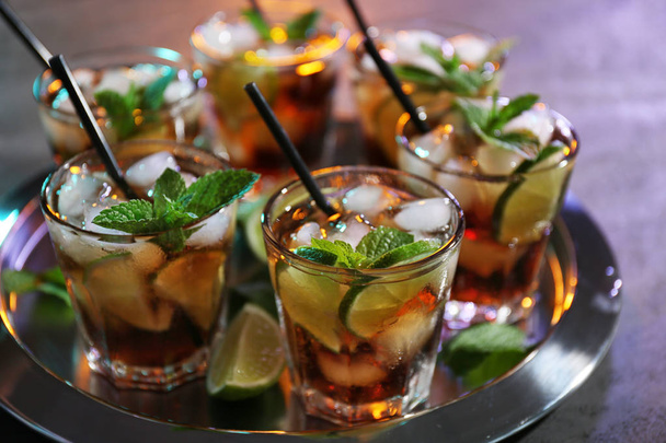 Glasses of cocktail with ice - Valokuva, kuva