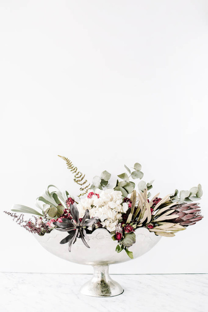 Vintage złoty wazon z suszonych kwiatów bukiet - Zdjęcie, obraz