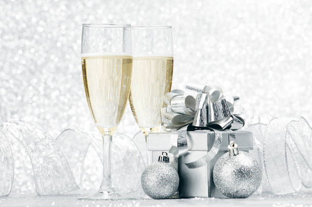 Champagne and gifts - Valokuva, kuva