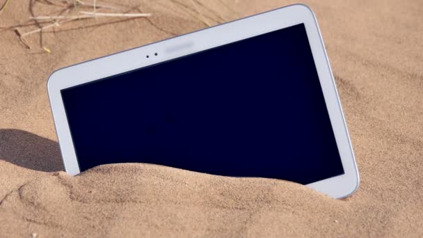 Tablet στην έρημο της Σαχάρας - Πλάνα, βίντεο