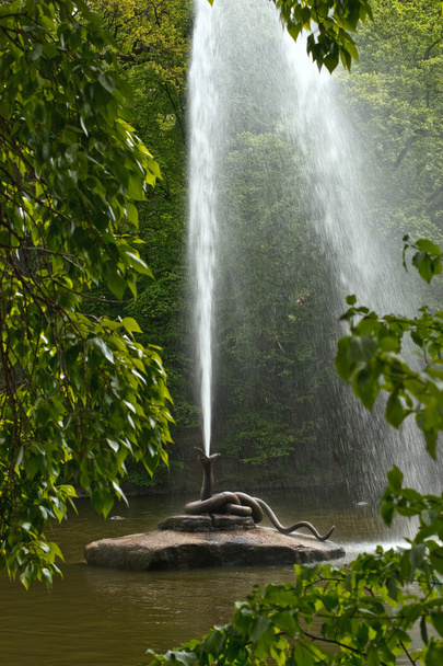 Fountain in park - Fotó, kép