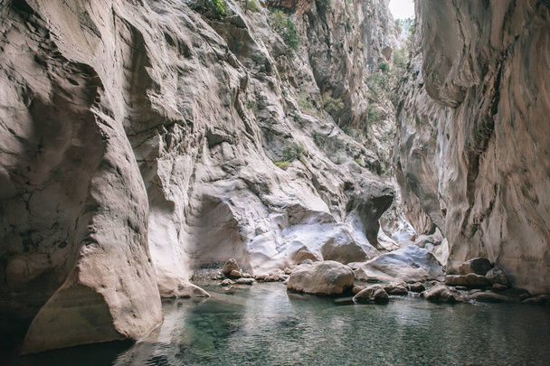 トルコ ギョイヌクにある峡谷の信じられないほどの美しさ - 写真・画像