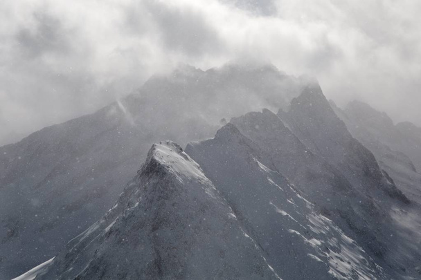 Erős havazás az Alpokban - Fotó, kép