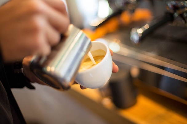 making coffee with latte aroma - Foto, Imagem