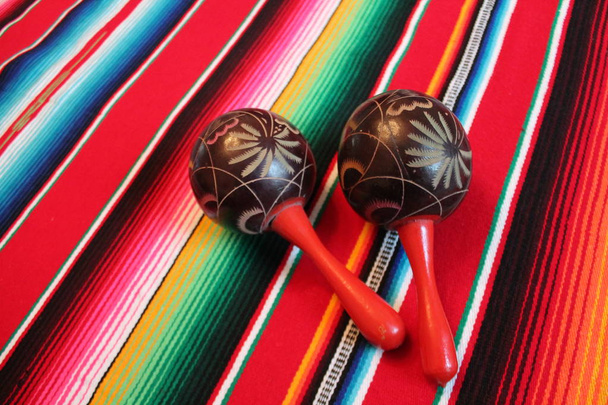Мексика мексиканські традиційні Сінко де Майо килим пончо fiesta фону з смугами  - Фото, зображення