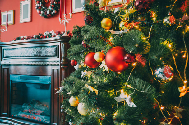 Christmas tree and colored gifts  - Φωτογραφία, εικόνα